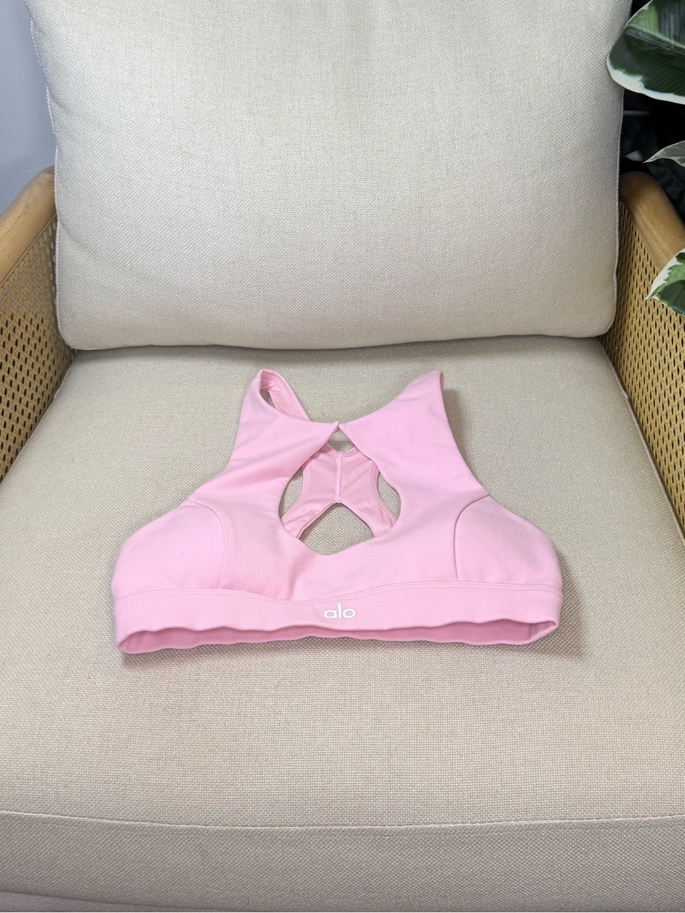 Alo Yoga Keyhole Sports Bra Size small